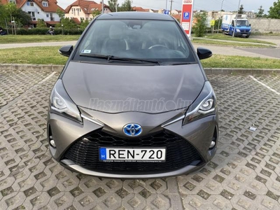 TOYOTA YARIS 1.5 VVT-i Hybrid Selection Smart Bronze e-CVT