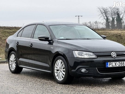 Volkswagen Jetta 1.4 TSI BMT Highline DSG Hybri...