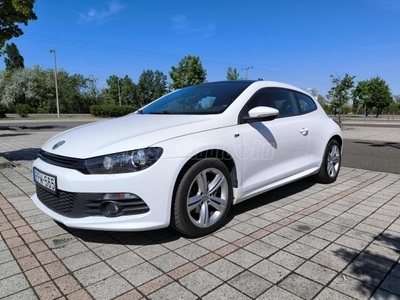 VOLKSWAGEN SCIROCCO 2.0 CR TDI Magánszemélytől. végig szervizelt