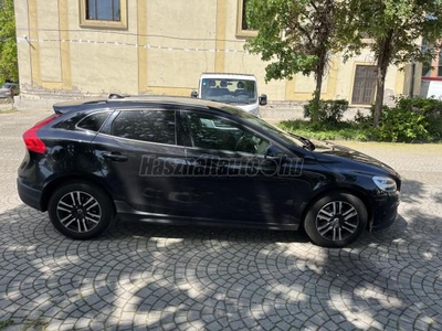 VOLVO V40 Cross Country 2.0 D [D3] Geartronic V40