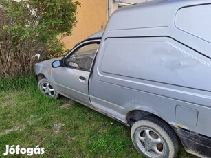 Fiat Punto és egy Nissan Sunny eladó