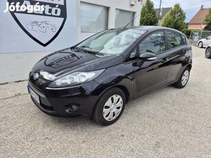 Ford Fiesta 1.25 Ambiente Szervizkönyv / 2x Ele...