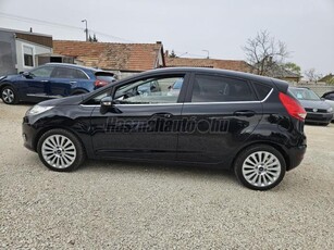 FORD FIESTA 1.6 Titanium DIGITÁLIS KLÍMA-SZERVIZKÖNYV-ALUFELNI!