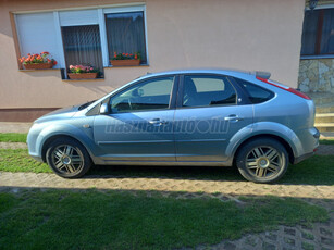 FORD FOCUS 1.6 Ghia