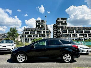 FORD FOCUS 1.6 Ti-VCT Trend Plus VEZ.SZ.KÖNYV-SZÉLVÉDŐFŰTÉS-PARKRADAR-SÉRÜLÉSMENTES!