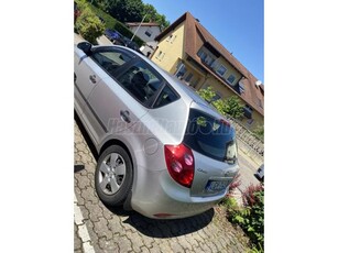 KIA CEE'D 1.4 EX