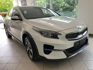 KIA XCEED 1.6 GDI PHEV Platinum DCT GARANCIÁLIS BEMUTATÓAUTÓ SÉRÜLÉSMENTES SZERVIZKÖNYVES