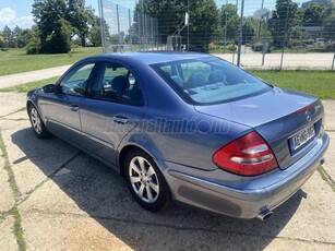 MERCEDES-BENZ E 240 Elegance (Automata)