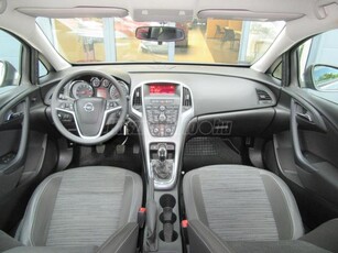 OPEL ASTRA J Sedan 1.6 Enjoy EURO6 Magyarországi. első tulajdonostól!