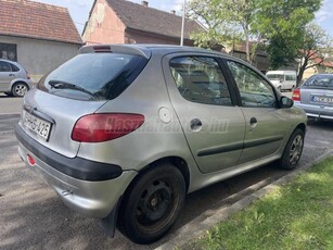 PEUGEOT 206 1.1 Presence