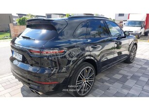 PORSCHE CAYENNE Turbo Tiptronic ic CERAMIAI.FÉK...F1vált... 22COLL ALLU...BURMASTER.. PANORAMA..AJTOSERVO..4WD