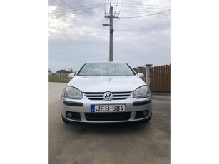 VOLKSWAGEN GOLF V 1.6 Trendline