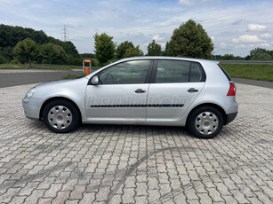 VOLKSWAGEN GOLF V 1.6 Trendline