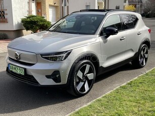 VOLVO XC40 Recharge Ultimate ÁFÁ-s sportosan elegáns 3 év garancia különleges gyöngyház szín keveset fogyaszt