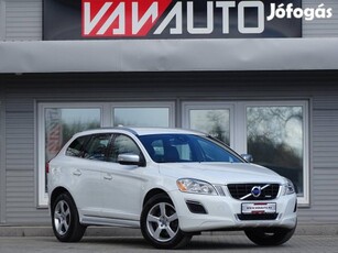 Volvo XC60 2.4 D [D4] R-Design Momentum Geartro...