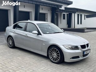 BMW 320i.......