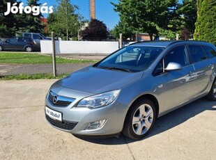 Opel Astra J Sports Tourer 1.4 T Sport Sérmente...