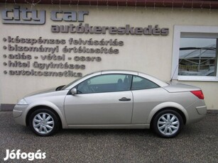 Renault Megane CC 1.9 dCi Privilege Panorámatet...