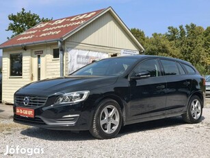 Volvo V60 1.6 D [D2] Momentum Szervízkönyv ! Le...