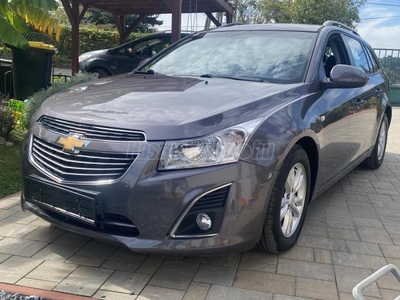 CHEVROLET CRUZE SW 1.7d LT Plus TÖRÉSMENTES-SZERVIZKÖNYV