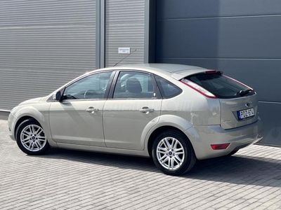 FORD FOCUS 1.6 TDCi Ghia DPF Magánszemély