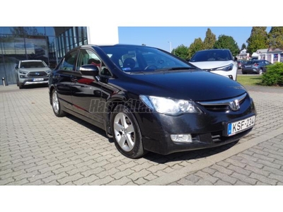 HONDA CIVIC 1.6 ES MO.-i. Vezetett szervizkönyv