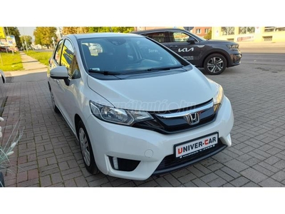 HONDA JAZZ 1.3 Trend 85E KM+VEZETETT SZERVIZKÖNYV+HONDA MÁRKAKERESKEDŐTŐL