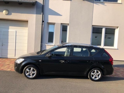 KIA CEE'D 1.6 CRDi EX