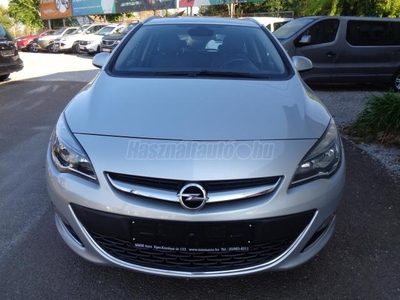 OPEL ASTRA J Sports Tourer 1.4 T Cosmo EURO6 119ekm! NAVIGÁCIÓ! TOLATÓKAMERA! Vonó horog TÖBB DARAB!