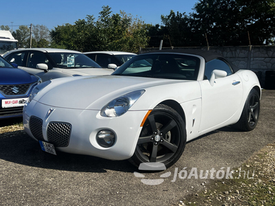 PONTIAC Solstice