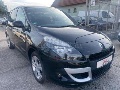 RENAULT SCENIC Scénic 1.9 dCi Privilege 98.000km VÉGIG VEZETETT SZERVIZKÖNYV TomTom NAVI 17ALU DIG.KLIMA TEMPOMAT PDC