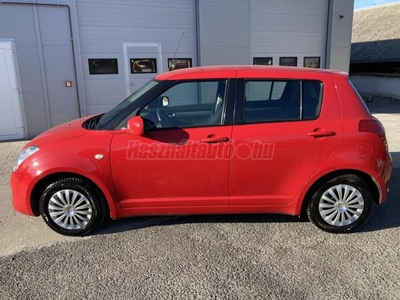 SUZUKI SWIFT 1.3 GLX CD AC VÉGIG VEZETETT SZERVIZKÖNYV! KLÍMA! ABS! LÉGZSÁKOK! EL.ABLAKOK!