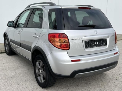 SUZUKI SX4 1.6 GS CD ESP 4WD 120.000Km. Vezetett Szervizkönyv Sérülésmentes Digitális Klíma Alcantara Fűthető