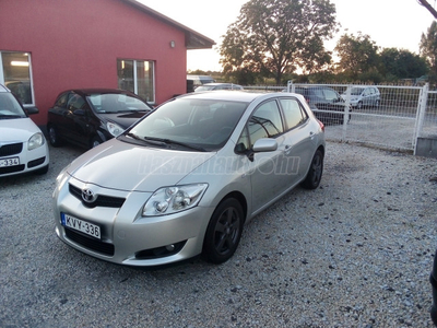 TOYOTA AURIS 1.4 Luna