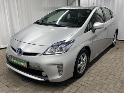 TOYOTA PRIUS PLUG-IN Tölthető