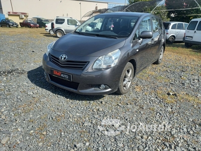 TOYOTA Verso