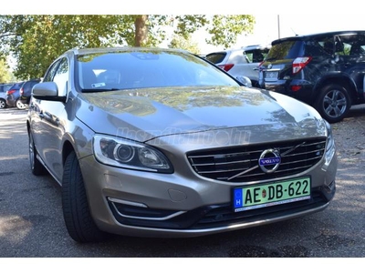 VOLVO V60 2.4 D [D6] PHEV AWD Summum Geartronic