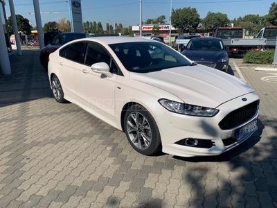 FORD MONDEO 2.0 TDCi ST-Line Powershift Magyarországi. szervizkönyv