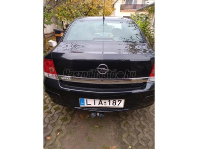 OPEL ASTRA H 1.6 Enjoy