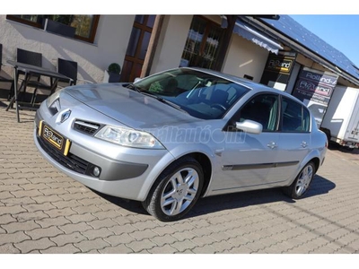 RENAULT MEGANE Limousine 1.6 Dynamique Mo-i - LEKÉRDEZHETŐ 143e KM - SZERVIZKÖNYVES!