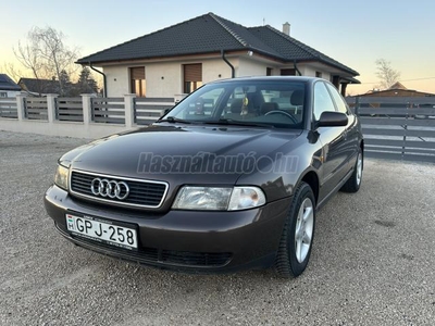 AUDI A4 1.6