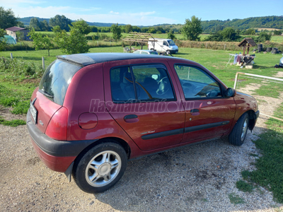 RENAULT CLIO 1.2 16V Tech Road