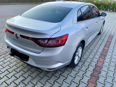 RENAULT MEGANE 1.6 SCe Limited