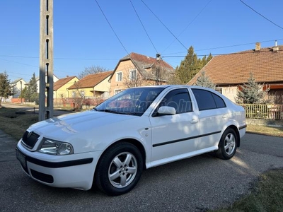 SKODA OCTAVIA 1.6 Elegance