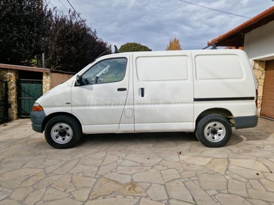 TOYOTA HI-ACE Hiace 2.5 D4-D 4x4 Panel Van