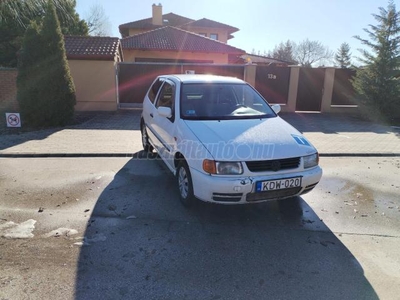 VOLKSWAGEN POLO 1.0 50