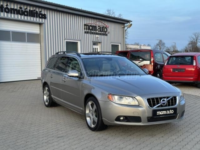 VOLVO V70 2.0 D Summum XENON/DYNAUDIO/NAVI/V.HOROG/SZ.KÖNYV