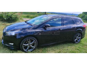 FORD FOCUS 1.5 EcoBoost ST-Line Black