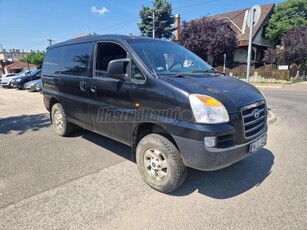 HYUNDAI H-1 STAREX 2.5 CRDi Delux SWB 4WD (7 személyes ) 4WD