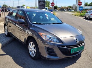 MAZDA 3 Sport 1.6 TE Mo-i. 2.tulaj klíma 4 el.ablak végig vezetett szervizkönyv